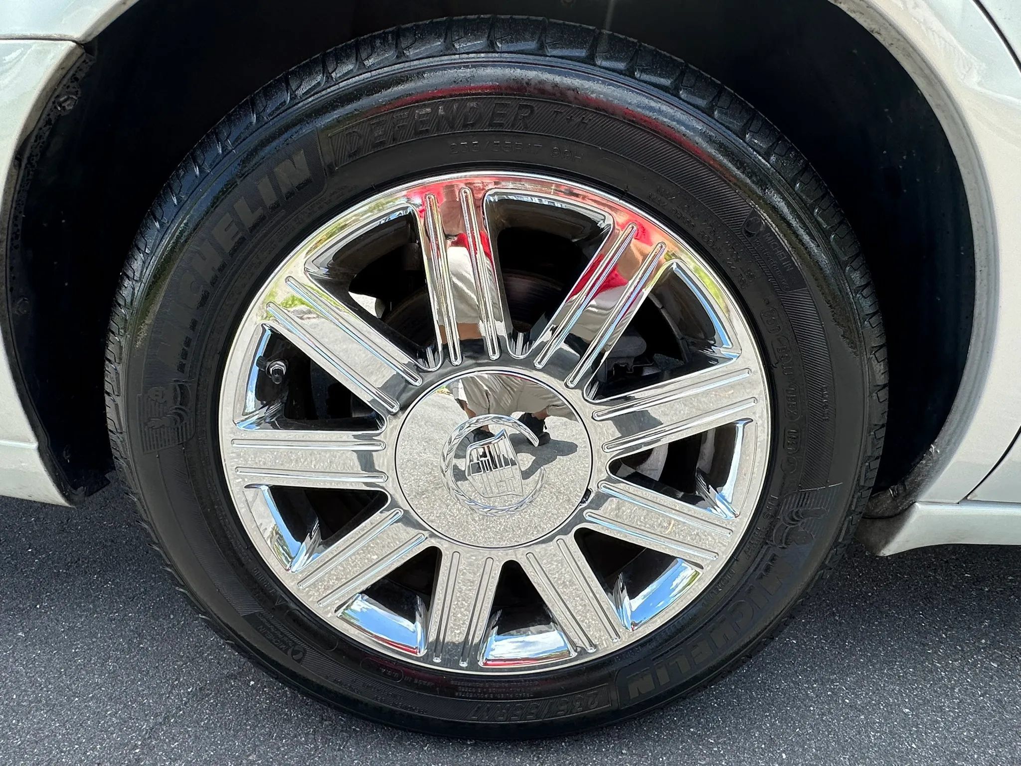 Used 2010 Cadillac DTS Luxury FWD image 18