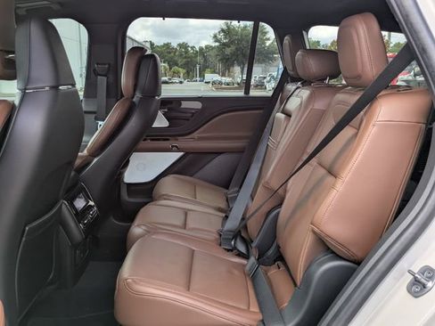 Certified 2022 Lincoln Aviator Reserve w/ Equipment Group 201A RWD image 10
