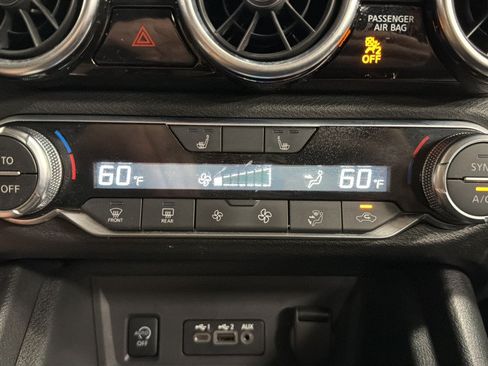 Used 2025 Nissan Sentra SR w/ Midnight Edition FWD image 26