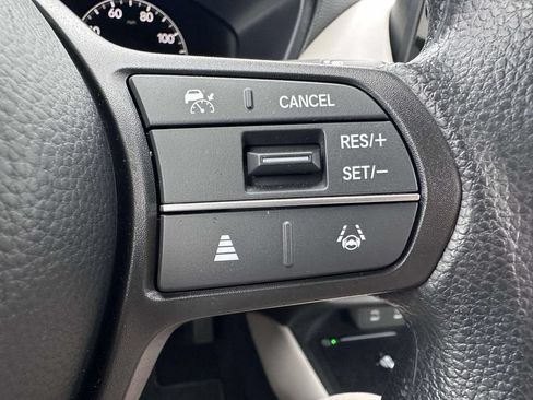 Certified 2026 Honda HR-V LX image 16