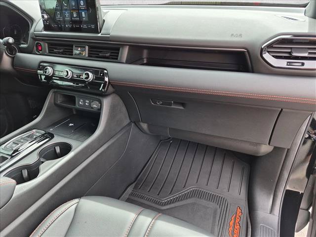 Certified 2024 Honda Pilot TrailSport image 23