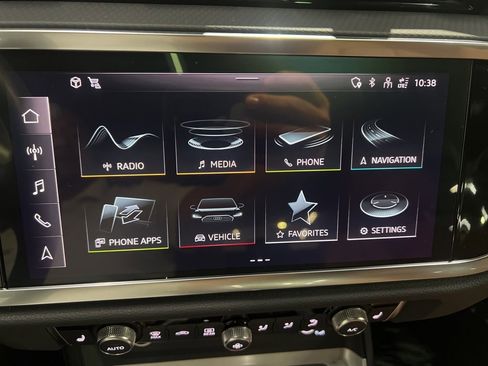 Used 2024 Audi Q3 2.0T Premium Plus image 54