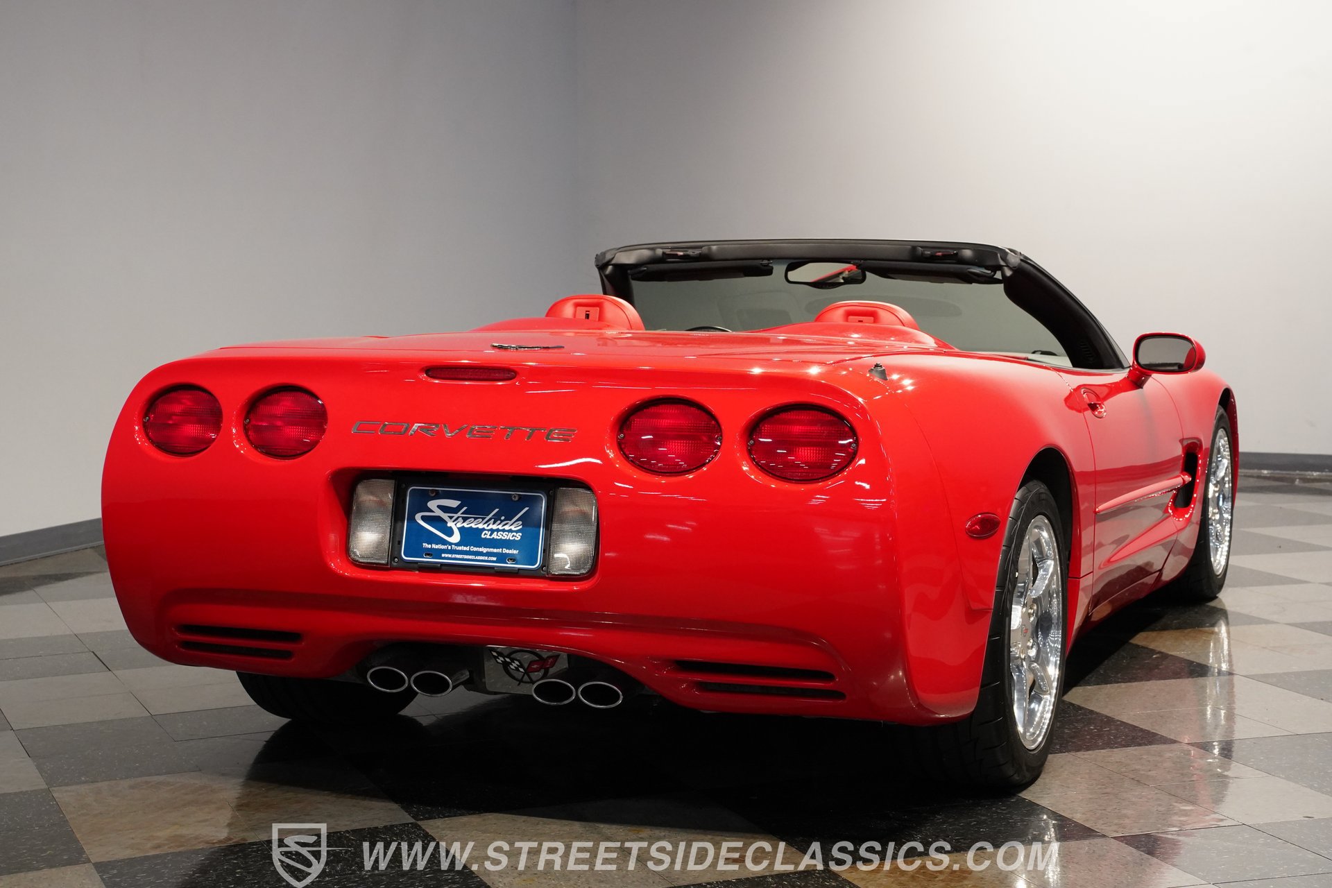 Used 2004 Chevrolet Corvette Convertible w/ Preferred Equipment Group RWD image 12