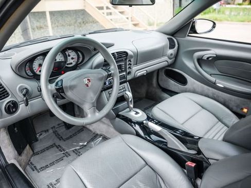 Used 2002 Porsche 911 Carrera RWD image 2