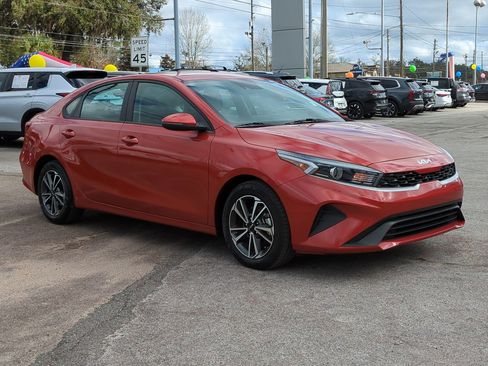 Certified 2022 Kia Forte LXS w/ LXS Technology Package image 3