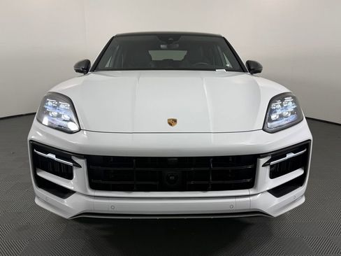 Certified 2025 Porsche Cayenne GTS AWD/4WD image 10