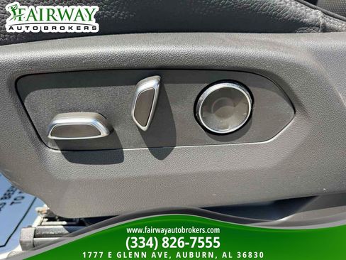 Used 2025 GMC Yukon Denali image 16