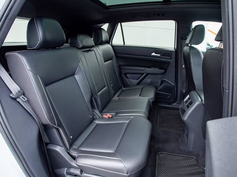 Used 2020 Volkswagen Atlas Cross Sport SE w/ Panoramic Sunroof Package AWD/4WD image 20