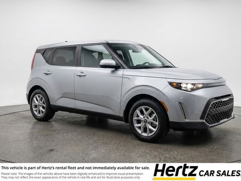 Used 2025 Kia Soul LX w/ LX Technology Package FWD image 1