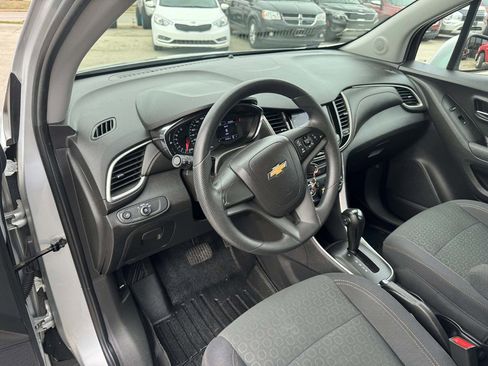 Used 2020 Chevrolet Trax LS image 14