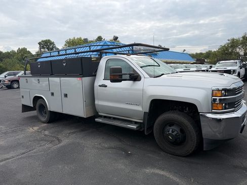 Used 2018 Chevrolet Silverado 3500 W/T w/ WT Convenience Package AWD/4WD image 4