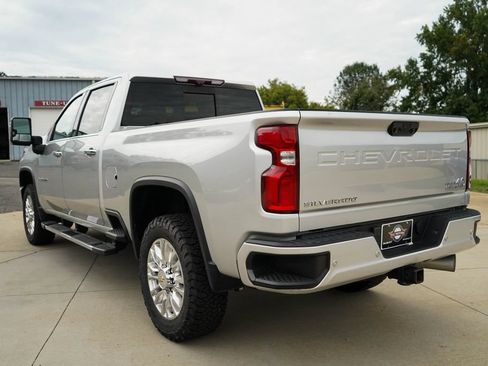 Used 2022 Chevrolet Silverado 2500 High Country w/ Z71 Off-Road Package AWD/4WD image 4