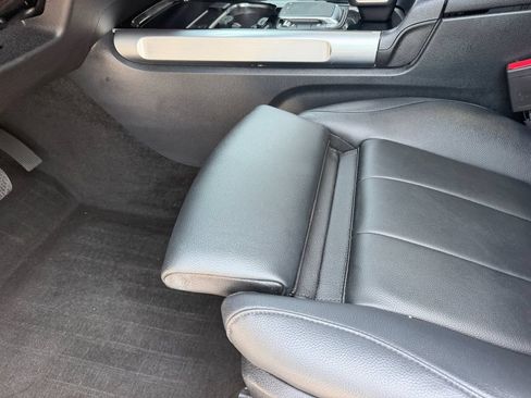 Used 2023 Mercedes-Benz GLB 250 4MATIC image 12