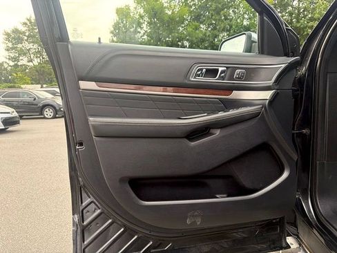 Used 2019 Ford Explorer Platinum AWD/4WD image 14