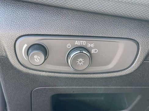 Used 2025 Chevrolet TrailBlazer LT FWD image 23