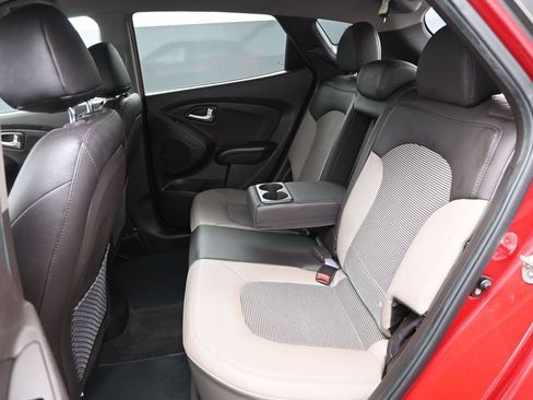 Used 2013 Hyundai Tucson GLS FWD image 12
