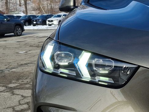 Used 2025 BMW X5 xDrive50e w/ Premium Package image 9