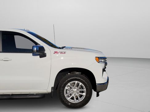 Used 2025 Chevrolet Silverado 1500 LT image 35