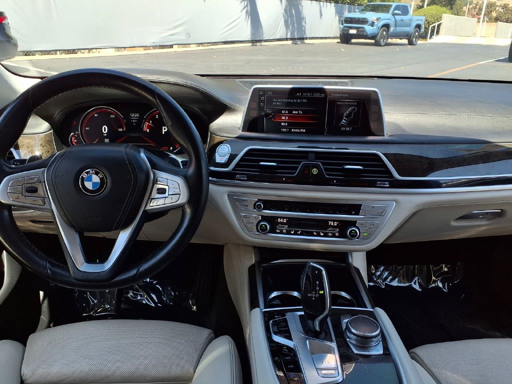Used 2016 BMW 740i RWD image 31