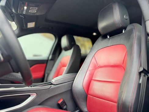 Used 2018 Jaguar F-PACE R-Sport image 17
