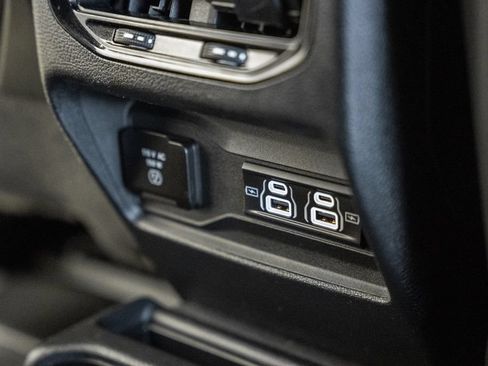 Certified 2023 Jeep Grand Cherokee L Limited AWD/4WD image 34