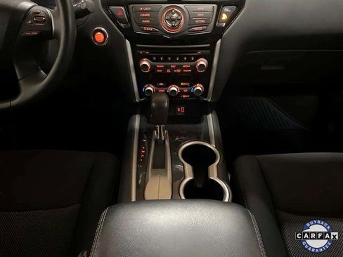 Used 2019 Nissan Pathfinder SV image 12