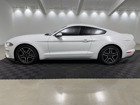 Used 2018 Ford Mustang Premium image 5