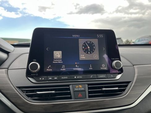 Used 2024 Nissan Altima 2.5 SV image 36