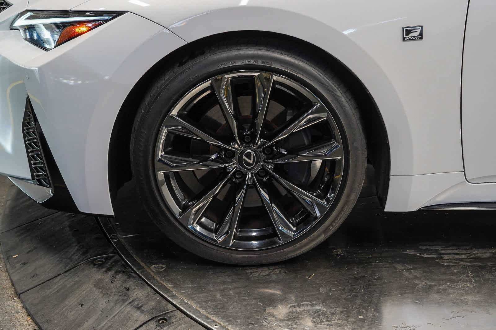 Used 2025 Lexus IS 350 F Sport w/ Navigation Package RWD image 9