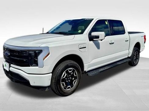 Used 2022 Ford F150 Lightning Platinum AWD/4WD image 3