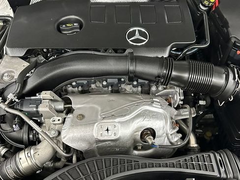 Used 2022 Mercedes-Benz GLB 250 4MATIC image 7
