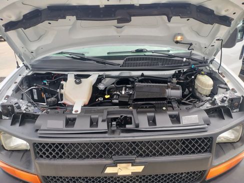 Used 2017 Chevrolet Express 2500 LS image 17