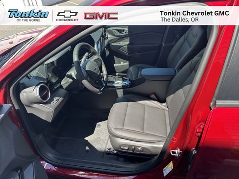 New 2025 Chevrolet Trax RS image 13