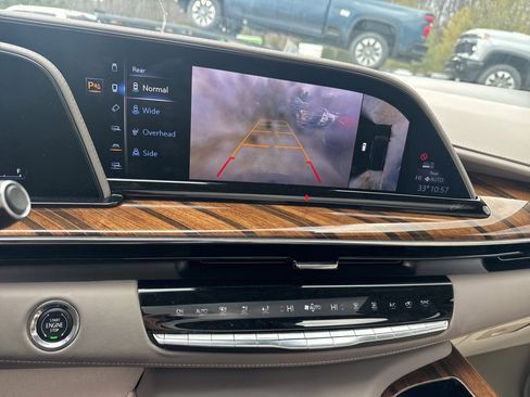 Used 2023 Cadillac Escalade Premium Luxury Platinum image 29