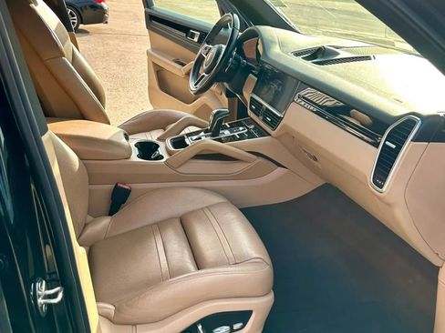 Used 2019 Porsche Cayenne AWD/4WD image 14