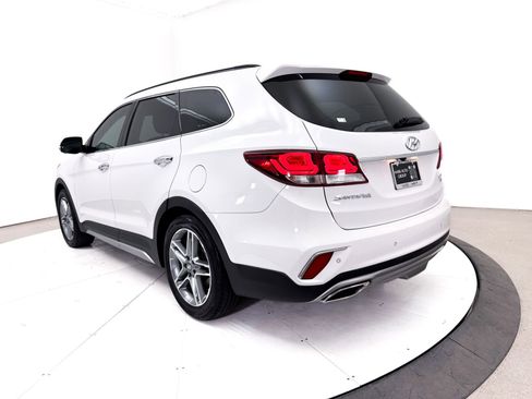Used 2017 Hyundai Santa Fe Limited FWD image 2