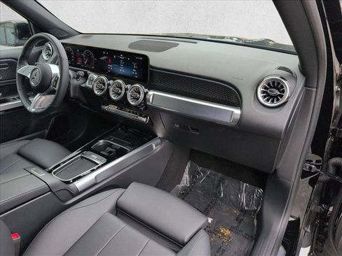 Used 2026 Mercedes-Benz GLB 250 4MATIC image 25