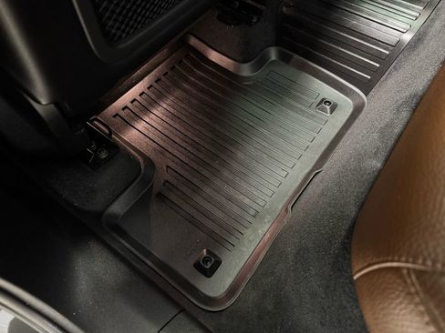 Used 2021 Volvo XC60 T5 Momentum image 25