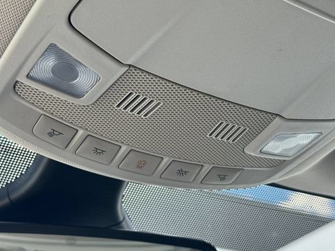 Used 2022 Ford Edge Titanium AWD/4WD image 24