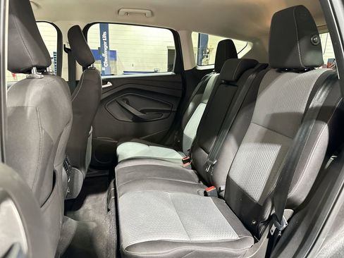 Used 2019 Ford Escape SE image 23