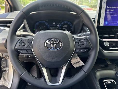 Used 2026 Toyota Corolla SE w/ SE Premium Package image 28
