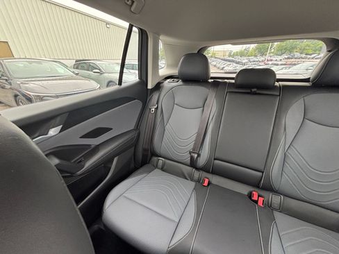 Used 2026 Volkswagen Tiguan SE AWD/4WD image 40
