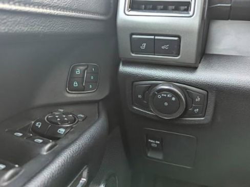 Used 2021 Ford Expedition Max XLT image 32