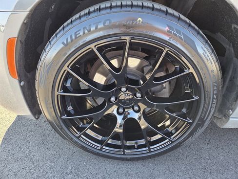 Used 2017 Chrysler 300 Limited image 9