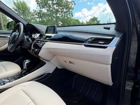 Used 2019 BMW X1 xDrive28i w/ Convenience Package AWD/4WD image 12