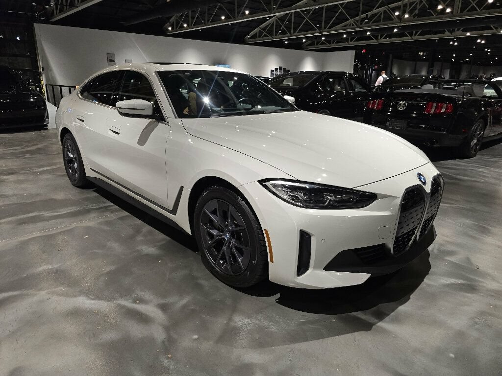 Used 2023 BMW i4 eDrive35 w/ Premium Package RWD image 3