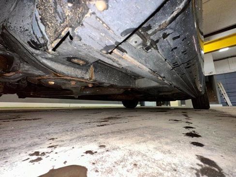 Used 2011 Chrysler 200 S FWD image 12