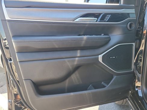 New 2026 Jeep Grand Wagoneer L Limited AWD/4WD image 14