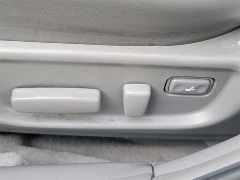 Used 2004 Toyota Avalon image 30