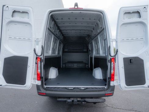 New 2025 Mercedes-Benz Sprinter 2500 image 9